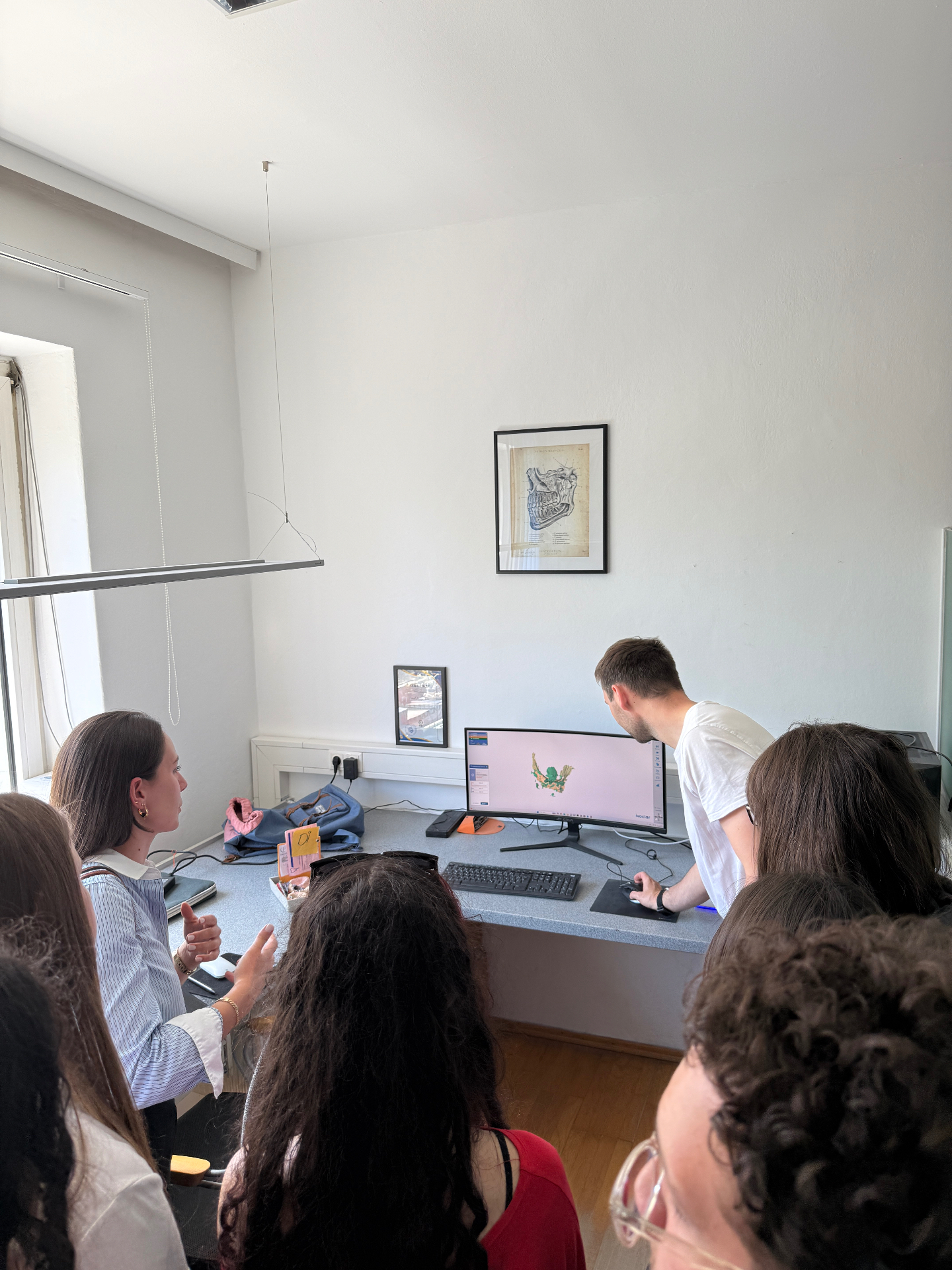 Demonstrim digjital gjatë vizitës në laboratorin dentar në Köflach
