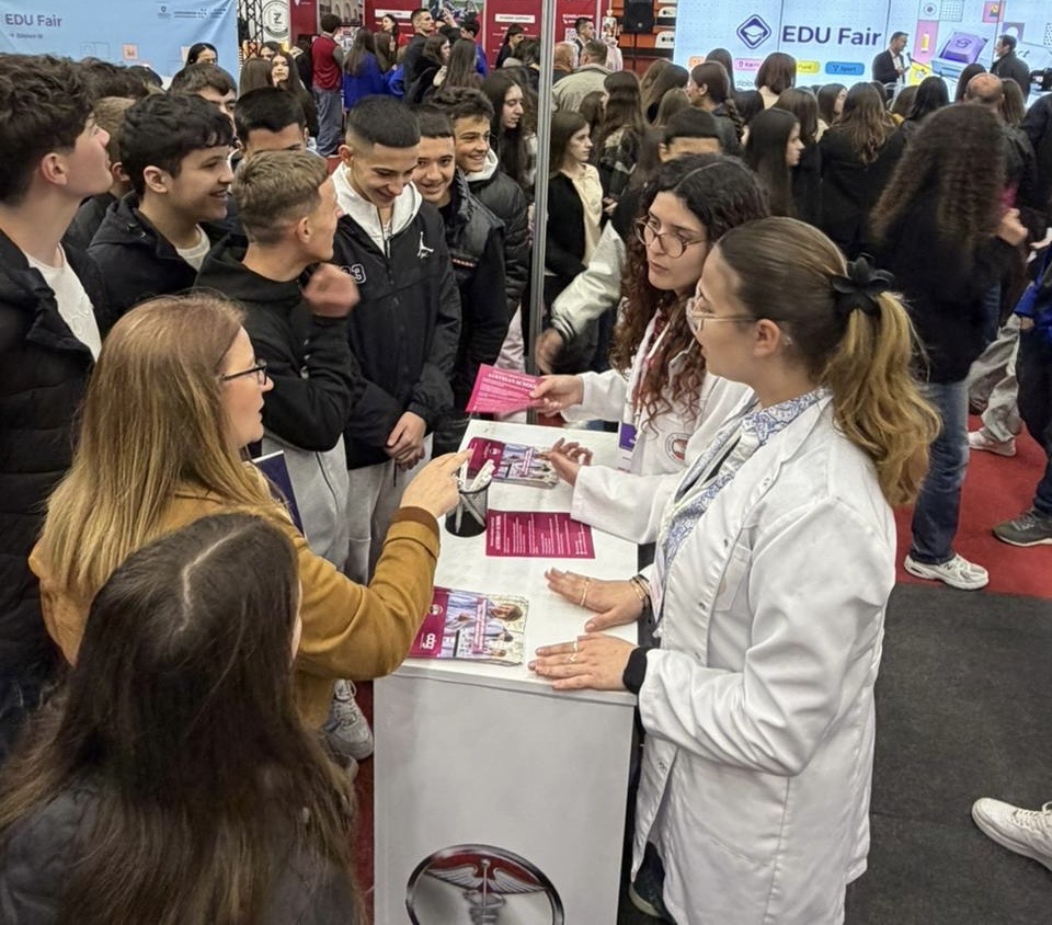 Të rinj kosovarë të interesuar për programin