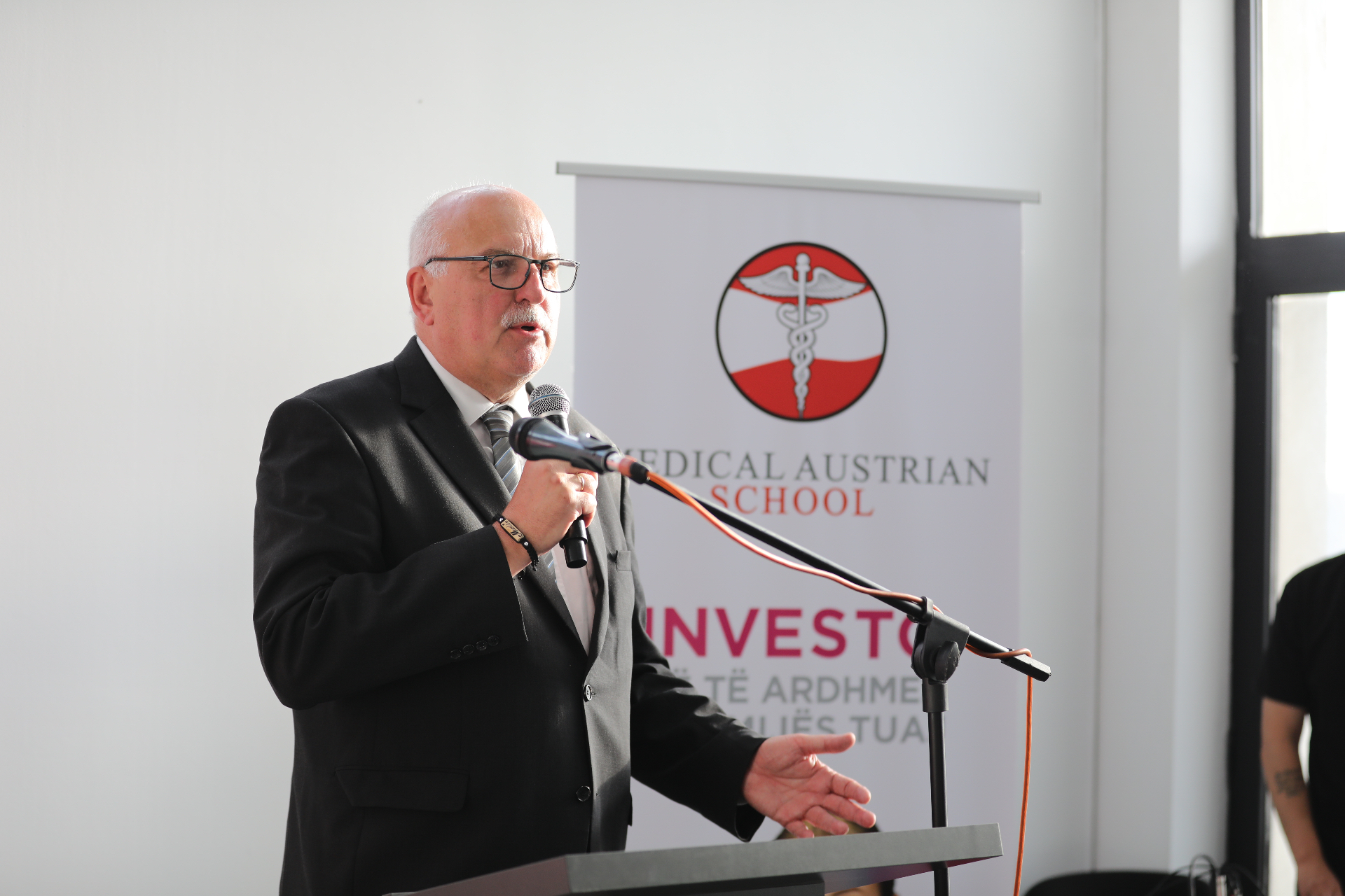 Martin Rupprecht, ish-drejtor i personelit të OÖG, gjatë fjalimit të tij