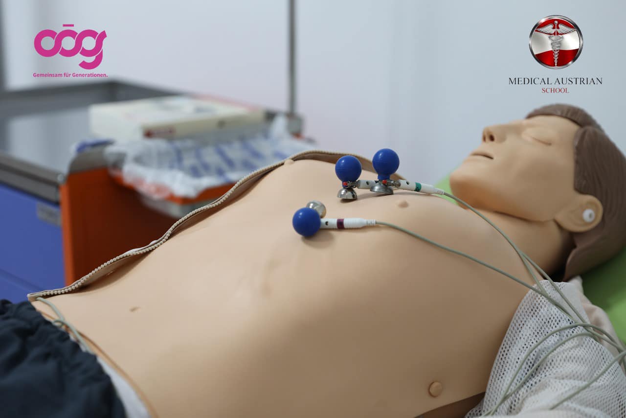 Manekin simulimi për praktikë infermierie